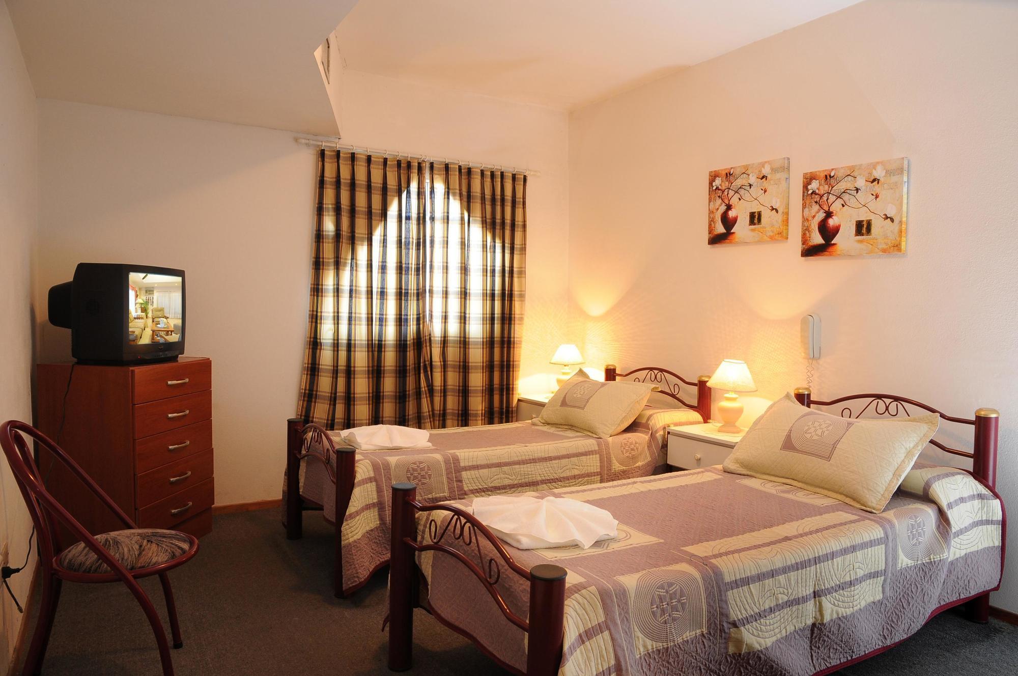 Hotel Salerno Villa Carlos Paz Buitenkant foto